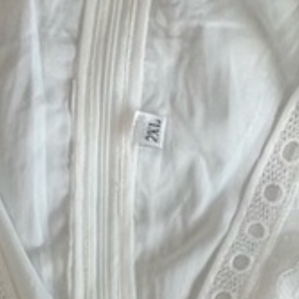 Elegant White Lace Maxi Dress - Picture 5 of 5